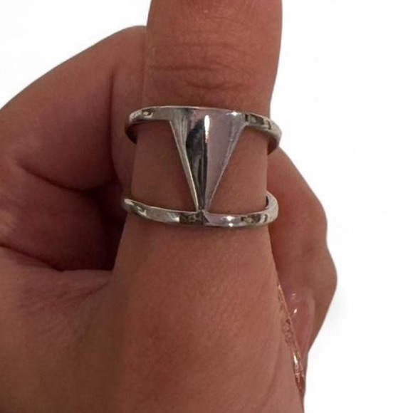 Sterling Silver Triangle Ring - Picture 4 of 4